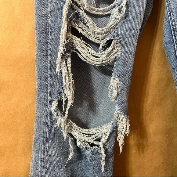 American Eagle | Highest Rise 90s Boyfriend Jeans Distressed Straight Leg Size 4 - Picture 8 of 13